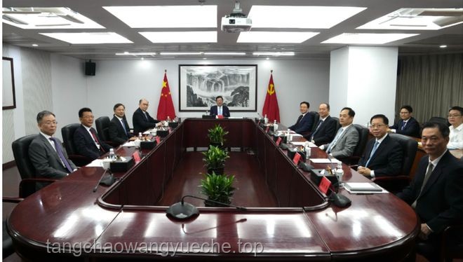 周霁任香港中联办主任：新任领导下的机遇与挑战